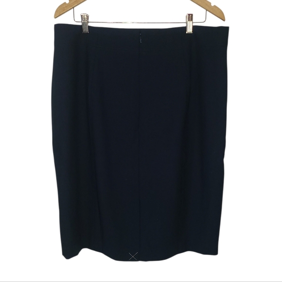 Ann Taylor Classic Navy Pencil Skirt Size 16P - Picture 2 of 8